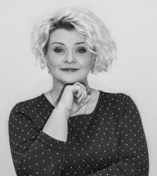 Фролова Юлия Вячеславовна - актриса Новгородского театра драмы.